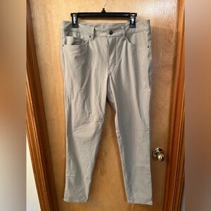 Lululemon Men’s Commission Pant (Slim)